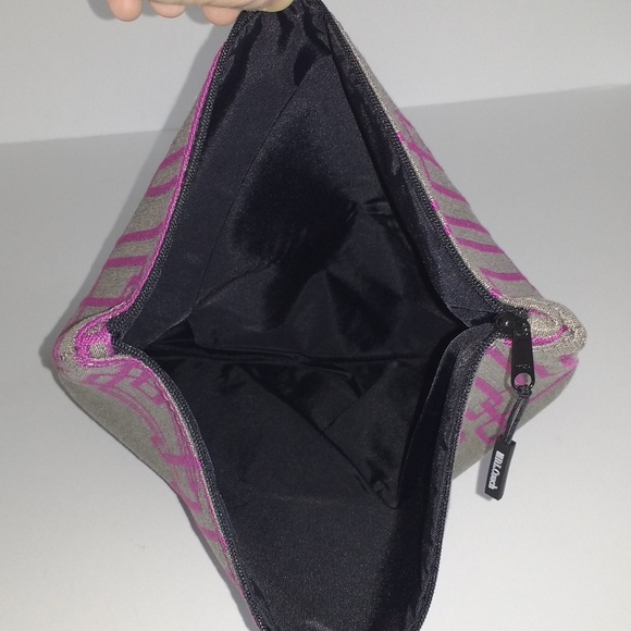 *D.L. Couch Gray with Fuchsia Linear Design Bag - Picture 5 of 6